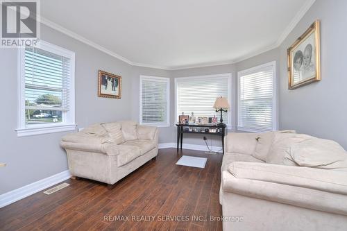 3 Wilson Crescent, Southgate, ON - Indoor Photo Showing Living Room