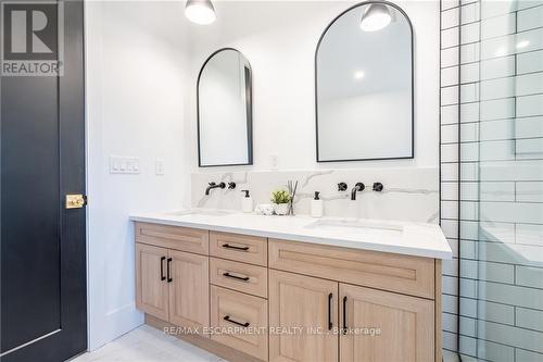 3111 Cemetery Road, Hamilton (Binbrook), ON - Indoor Photo Showing Bathroom