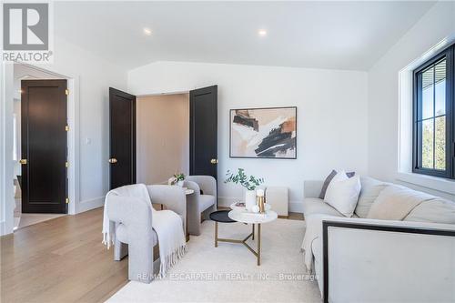 3111 Cemetery Road, Hamilton (Binbrook), ON - Indoor Photo Showing Living Room