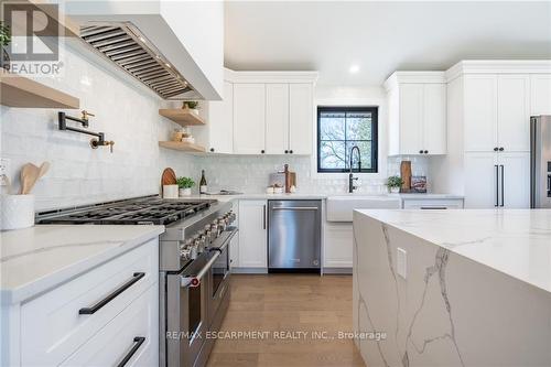 3111 Cemetery Road, Hamilton (Binbrook), ON - Indoor Photo Showing Kitchen With Stainless Steel Kitchen With Upgraded Kitchen