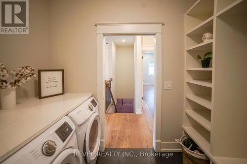 3733 Roxborough Avenue, Fort Erie, ON - Indoor Photo Showing Laundry Room