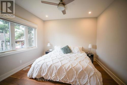 3733 Roxborough Avenue, Fort Erie, ON - Indoor Photo Showing Bedroom