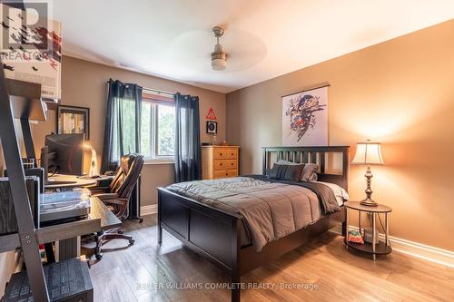 7775 St Augustine Crescent, Niagara Falls (Mt. Carmel), ON - Indoor Photo Showing Bedroom