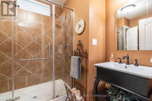 7775 St Augustine Crescent, Niagara Falls (Mt. Carmel), ON - Indoor Photo Showing Bathroom