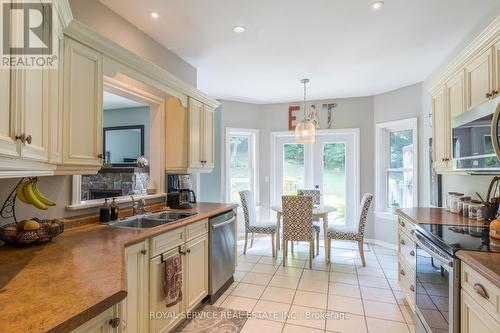 4549 Rice Lake Drive S, Hamilton Township, ON - Indoor Photo Showing Kitchen With Double Sink