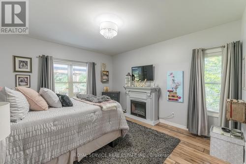 4549 Rice Lake Drive S, Hamilton Township, ON - Indoor Photo Showing Bedroom