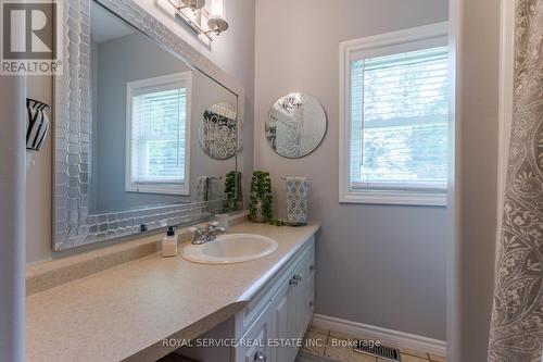 4549 Rice Lake Drive S, Hamilton Township, ON - Indoor Photo Showing Bathroom