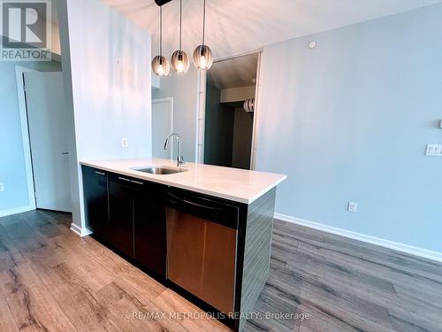 2707 - 66 Forest Manor Road, Toronto (Henry Farm), ON - Indoor Photo Showing Kitchen