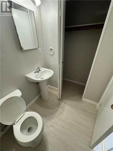 168 Leslie, Moncton, NB - Indoor Photo Showing Bathroom