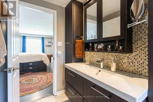 406 Lupin Drive, Whitby (Downtown Whitby), ON - Indoor Photo Showing Bathroom