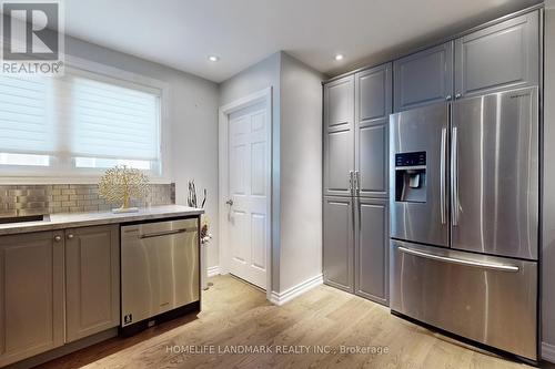 243 Taylor Mills Drive S, Richmond Hill, ON - Indoor Photo Showing Kitchen