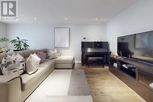 243 Taylor Mills Drive S, Richmond Hill, ON - Indoor Photo Showing Living Room