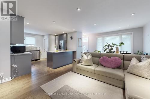 243 Taylor Mills Drive S, Richmond Hill, ON - Indoor Photo Showing Living Room