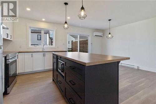 190 Ernest, Dieppe, NB - Indoor Photo Showing Kitchen With Upgraded Kitchen