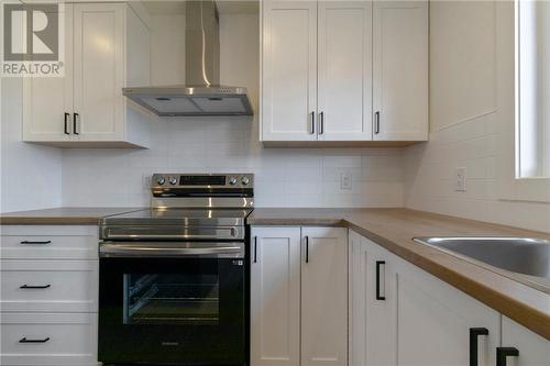 190 Ernest, Dieppe, NB - Indoor Photo Showing Kitchen