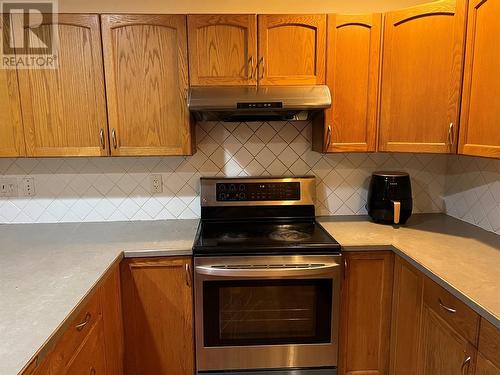 963 Duggan Court, Kelowna, BC - Indoor Photo Showing Kitchen