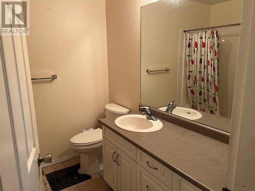 963 Duggan Court, Kelowna, BC - Indoor Photo Showing Bathroom