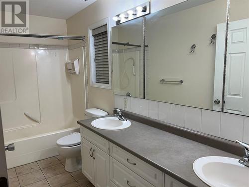 963 Duggan Court, Kelowna, BC - Indoor Photo Showing Bathroom