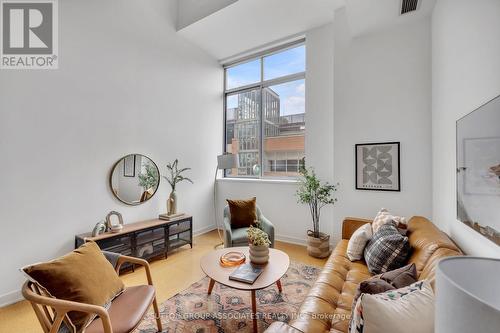 212 - 160 Baldwin Street, Toronto (Kensington-Chinatown), ON - Indoor Photo Showing Living Room