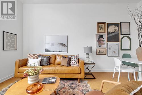 212 - 160 Baldwin Street, Toronto (Kensington-Chinatown), ON - Indoor Photo Showing Living Room