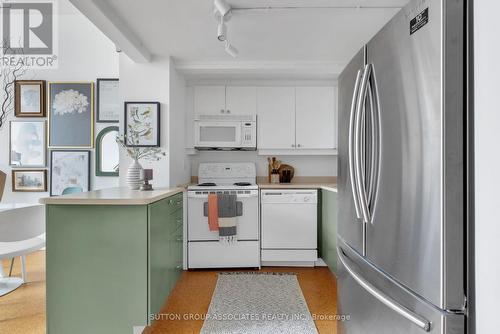 212 - 160 Baldwin Street, Toronto (Kensington-Chinatown), ON - Indoor Photo Showing Kitchen