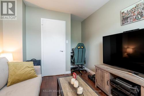 106 - 5475 Lakeshore Road, Burlington (Appleby), ON - Indoor Photo Showing Living Room