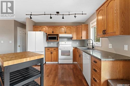 174 3Rd Street E, Pierceland, SK - Indoor Photo Showing Kitchen