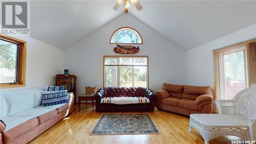 414 Siltonia Avenue, Saskatchewan Beach, SK - Indoor Photo Showing Living Room