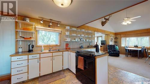 414 Siltonia Avenue, Saskatchewan Beach, SK - Indoor Photo Showing Kitchen With Double Sink