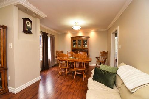 207 East 24Th Street, Hamilton, ON - Indoor Photo Showing Dining Room