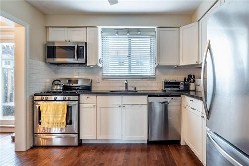 5475 Lakeshore Road|Unit #106, Burlington, ON - Indoor Photo Showing Kitchen