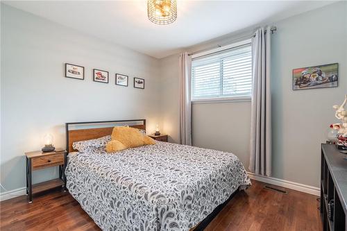 5475 Lakeshore Road|Unit #106, Burlington, ON - Indoor Photo Showing Bedroom