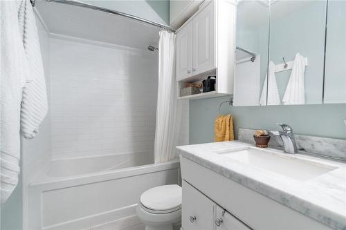 5475 Lakeshore Road|Unit #106, Burlington, ON - Indoor Photo Showing Bathroom