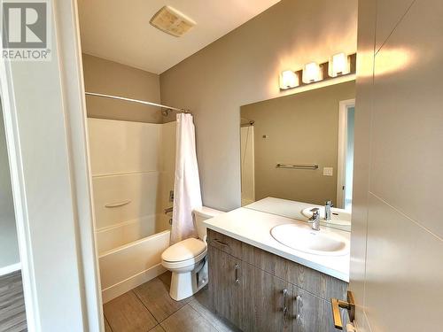 101-1993 Qu'Appelle Blvd, Kamloops, BC - Indoor Photo Showing Bathroom