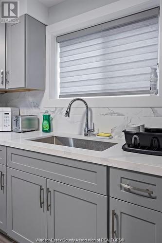 985 California Avenue Unit# Lower, Windsor, ON - Indoor Photo Showing Kitchen