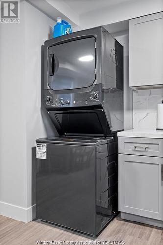 985 California Avenue Unit# Lower, Windsor, ON - Indoor Photo Showing Laundry Room