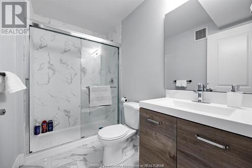 985 California Avenue Unit# Lower, Windsor, ON - Indoor Photo Showing Bathroom