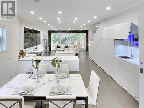 10B Chauncey Avenue, Toronto (Islington-City Centre West), ON - Indoor Photo Showing Dining Room