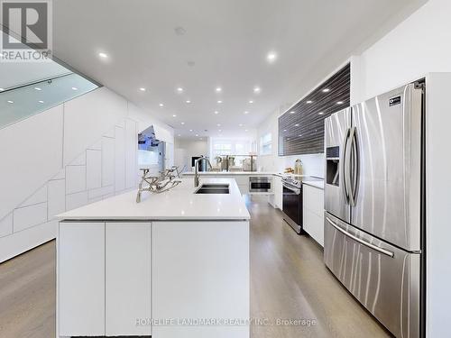 10B Chauncey Avenue, Toronto (Islington-City Centre West), ON - Indoor Photo Showing Kitchen With Double Sink With Upgraded Kitchen