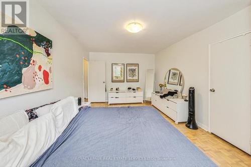 416 - 80 Coe Hill Drive, Toronto (High Park-Swansea), ON - Indoor Photo Showing Bedroom