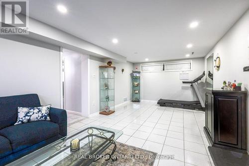 230 Mcgill Street, Mississauga, ON - Indoor