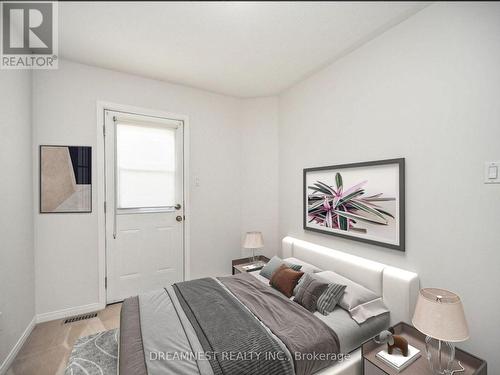 928 Golden Farmer Way, Mississauga (Meadowvale Village), ON - Indoor Photo Showing Bedroom