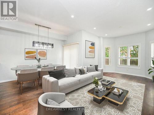 928 Golden Farmer Way, Mississauga (Meadowvale Village), ON - Indoor Photo Showing Living Room