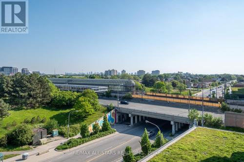 712 - 160 Flemington Road, Toronto (Yorkdale-Glen Park), ON - Outdoor With View