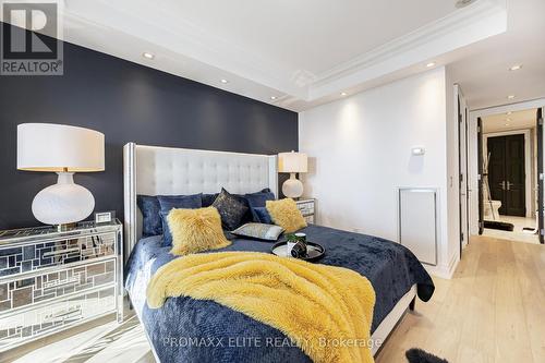 318 - 2095 Lake Shore Boulevard W, Toronto (Mimico), ON - Indoor Photo Showing Bedroom