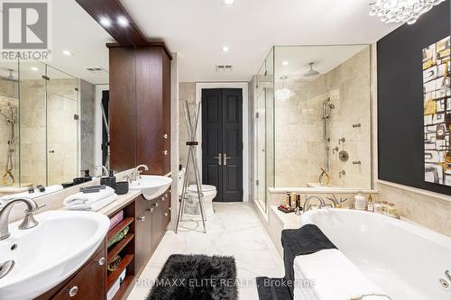 318 - 2095 Lake Shore Boulevard W, Toronto (Mimico), ON - Indoor Photo Showing Bathroom