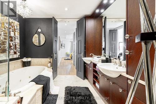 318 - 2095 Lake Shore Boulevard W, Toronto (Mimico), ON - Indoor Photo Showing Bathroom