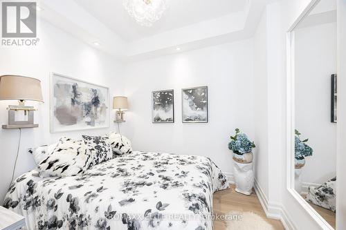 318 - 2095 Lake Shore Boulevard W, Toronto (Mimico), ON - Indoor Photo Showing Bedroom