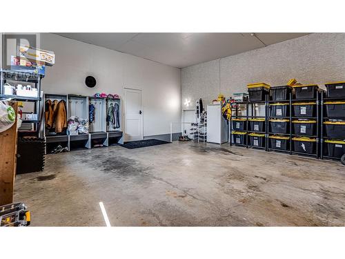 8935 Kalamalka Road, Coldstream, BC - Indoor Photo Showing Garage