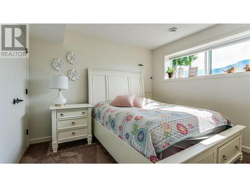 8935 Kalamalka Road, Coldstream, BC - Indoor Photo Showing Bedroom